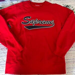 Supreme Men's Red Sweatshirt